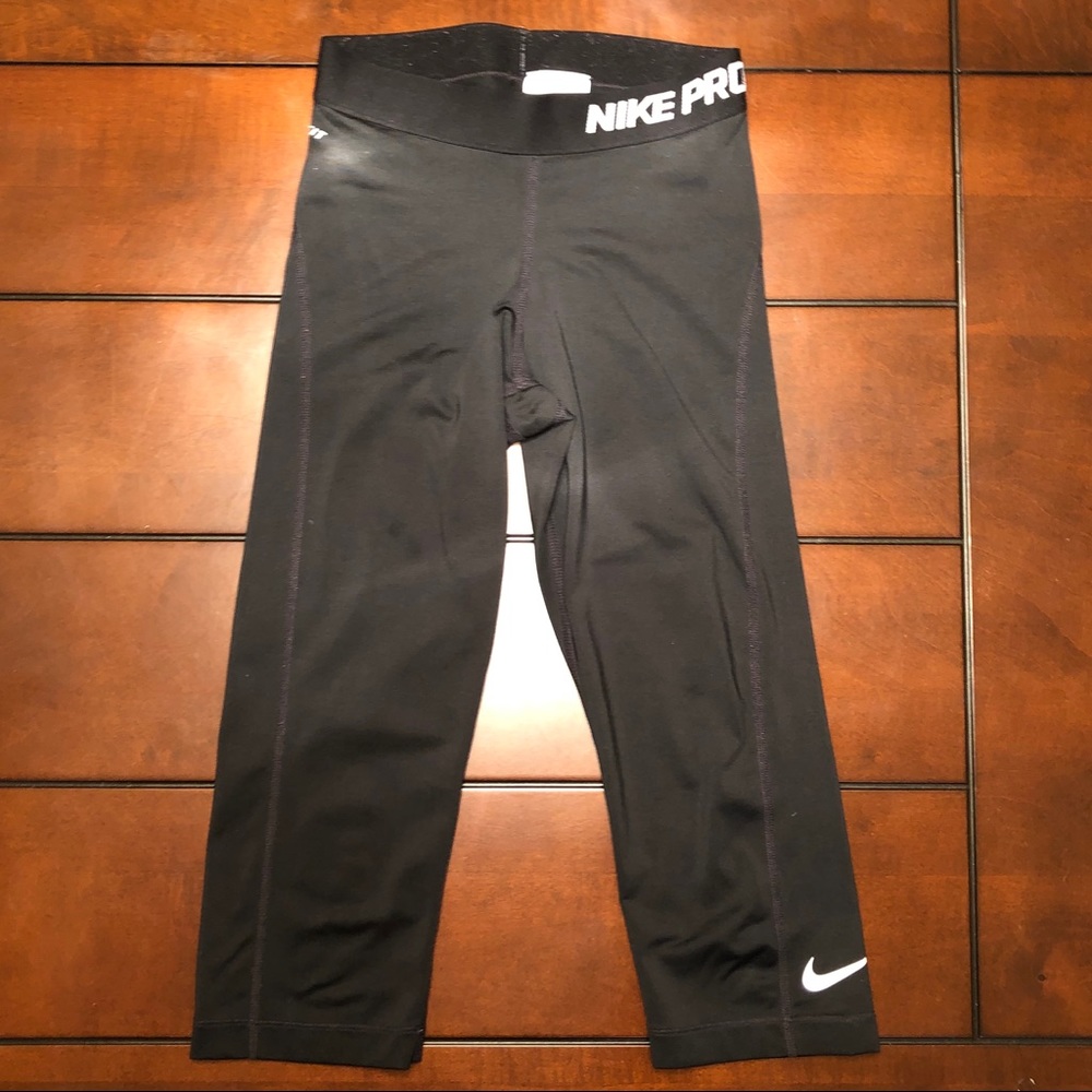 ⚽️Nike Pro Capri Tights Leggings🥎